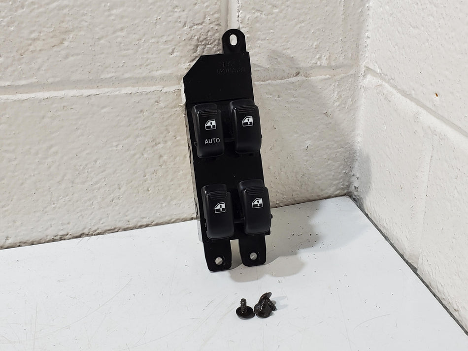 2000-2006 Hyundai Santa Fe Front LH Driver Master Window Switch OEM 9357026100