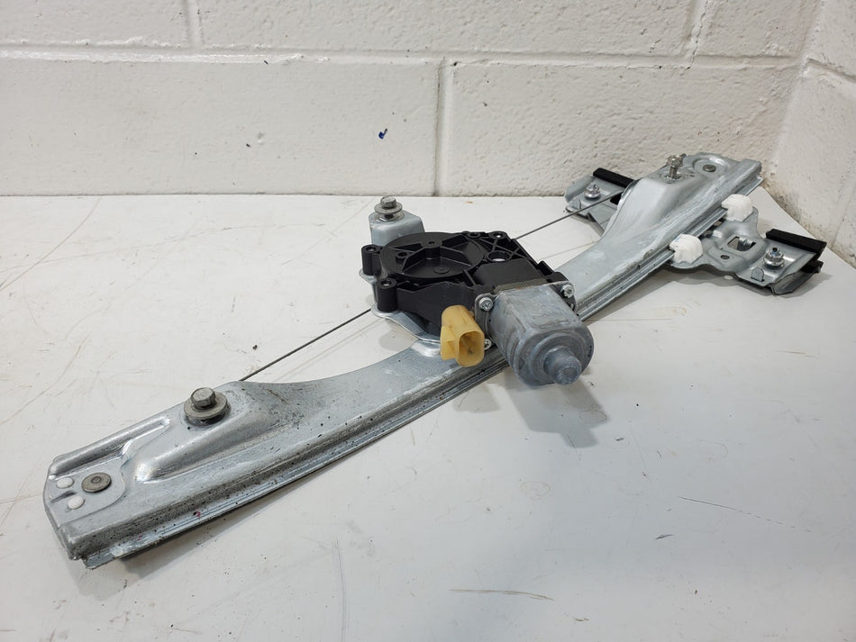 2011-2012 Chevy Cruze Rear RH Power Window Regulator with Motor 9599990 OEM