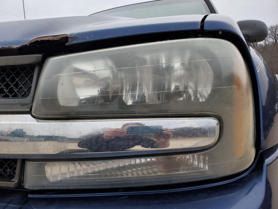 Left LH Headlamp Assembly Foggy 2002-2009 Chevy Trailblazer