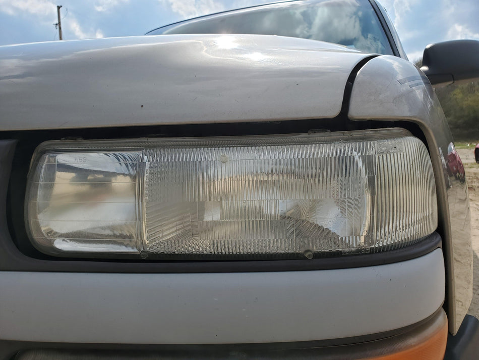 Left LH Headlamp Assembly 1999-2002 Chevy 1500