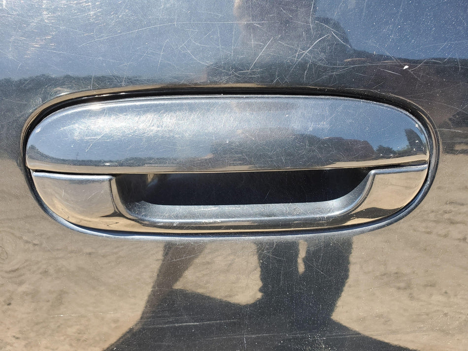 2002-2009 Chevy Trailblazer Front RH Outside Door Handle Assembly (black)