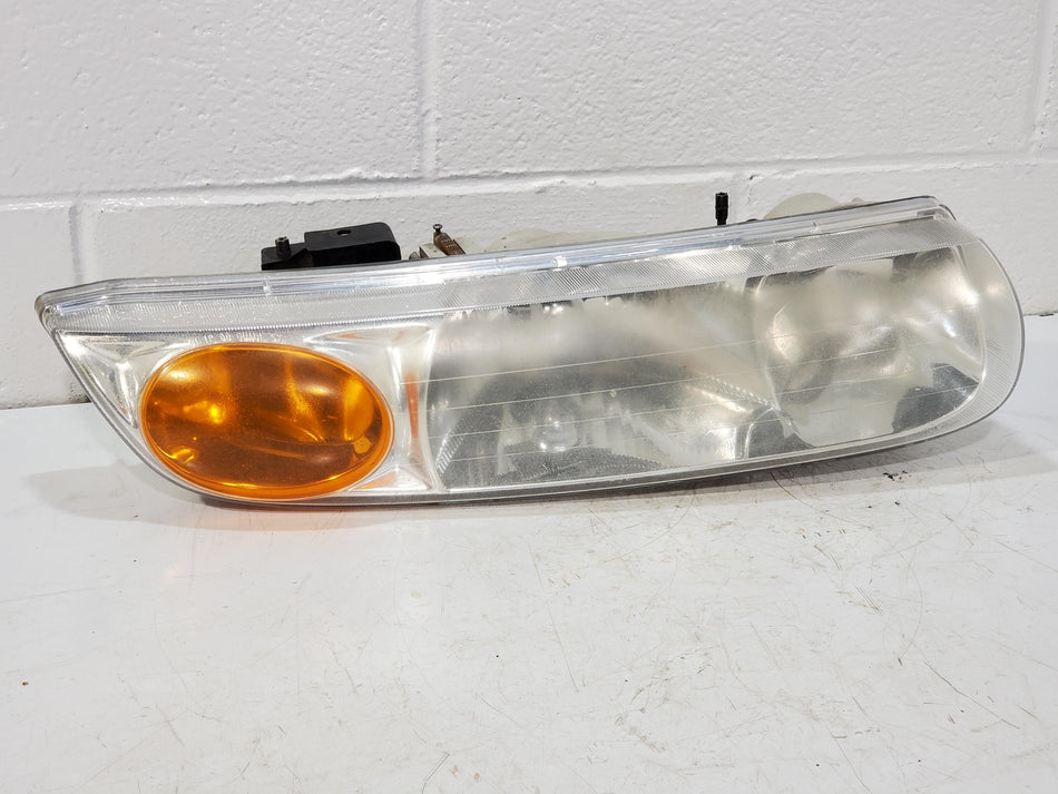RH Headlight Assembly (passenger side)(16525874) 2000-2002 Saturn S Series