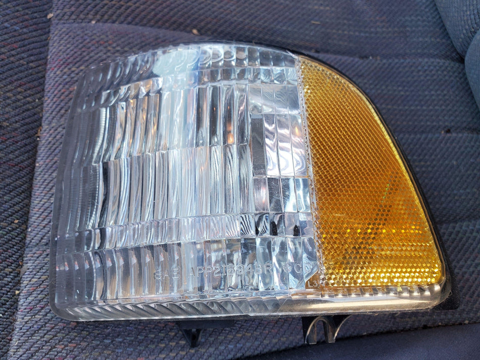 1994-2002 Dodge Ram 1500 2500 3500 Front LH Marker Lamp OEM