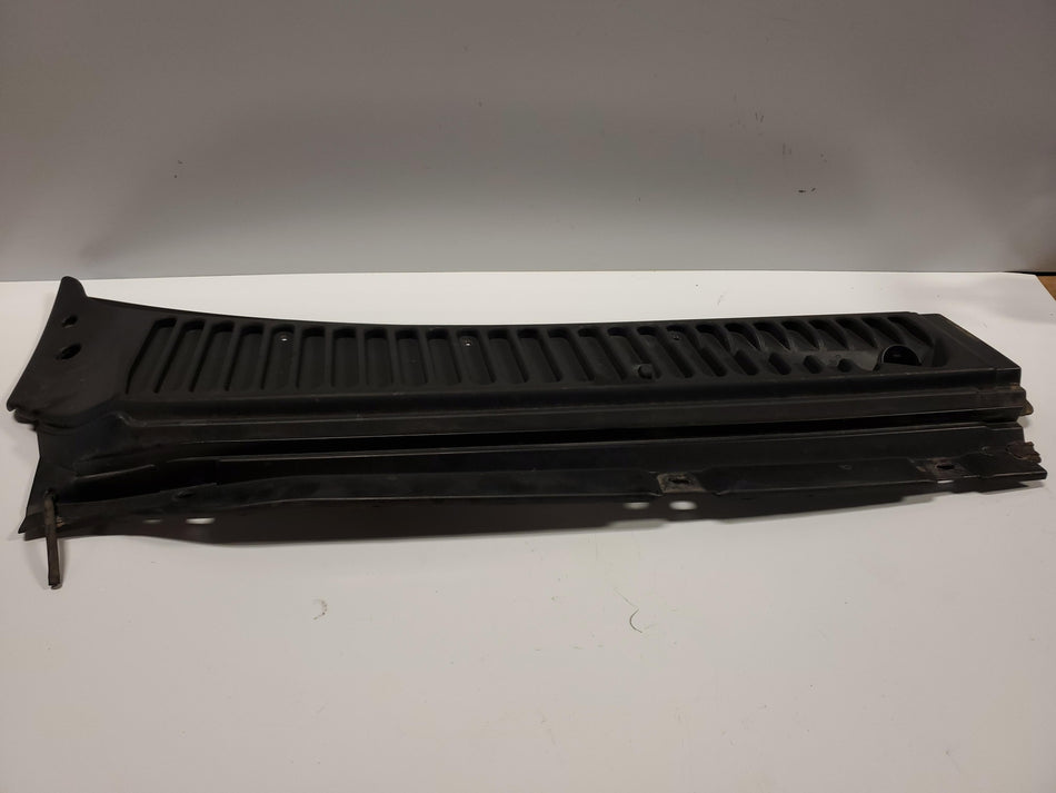 2000-2005 Ford F250 F350 RH Passenger Side Cowl Vent Cover (3C34-2502222-AAW OEM