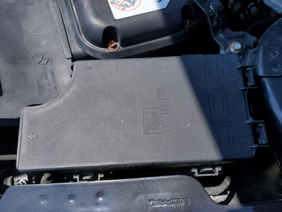Body Control Module BCM (fuse block)(with heated seats) 2010-2012 Dodge Caliber