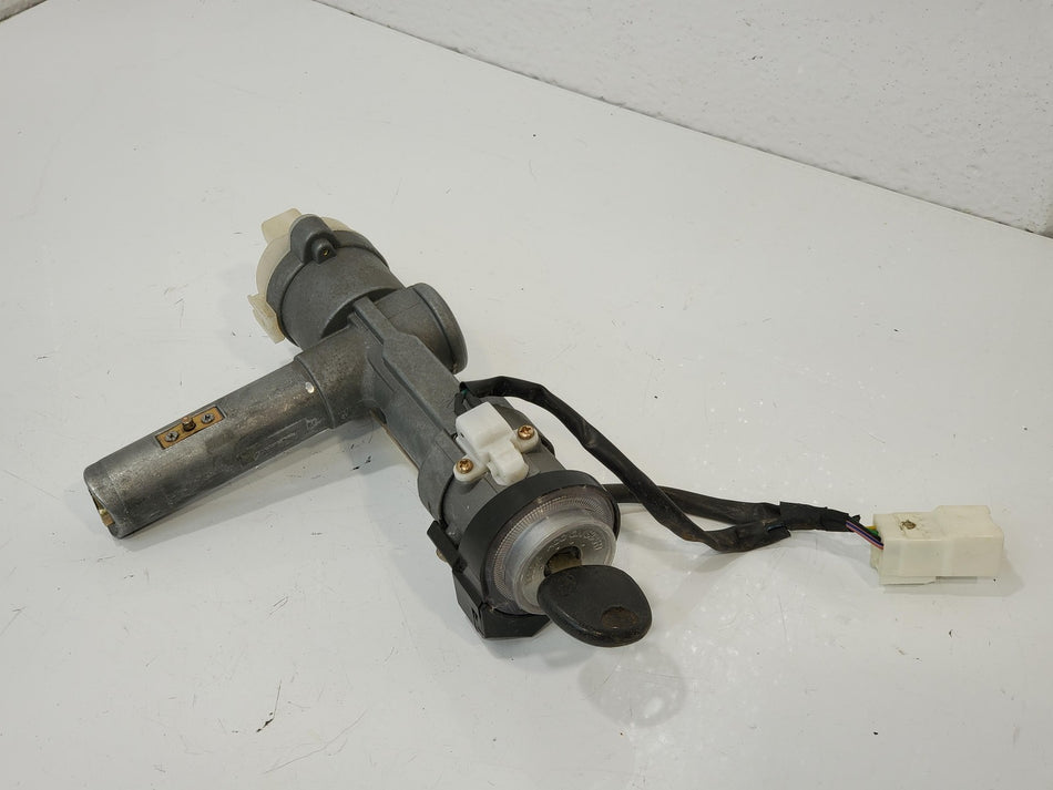 2001-2006 Hyundai Santa Fe OEM 8192026A50 Ignition Switch Lock Cylinder with Key