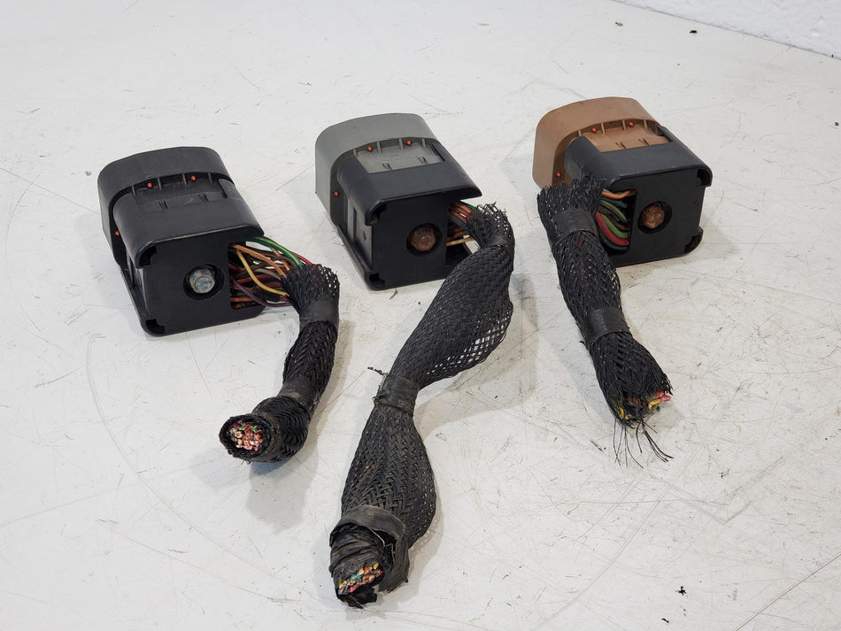 2000 Ford F150 4.6L 4x4 Engine Compartment Wiring Harness Plug Ends OEM