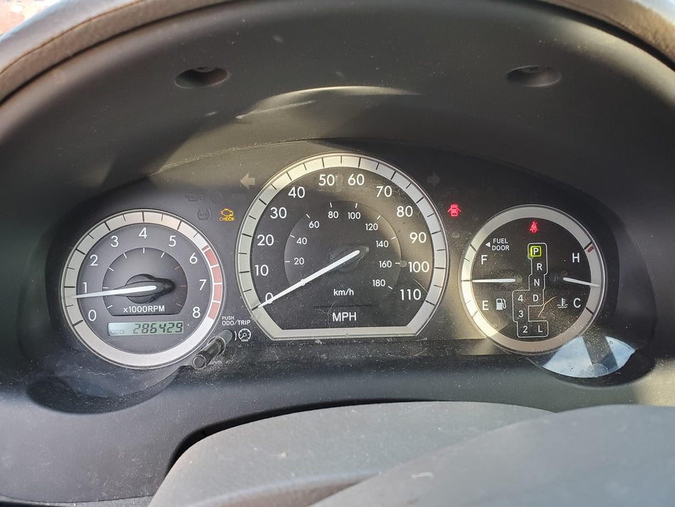 2004-2005 Toyota Sienna Speedometer Gauge Cluster (MPH)(w/o display window