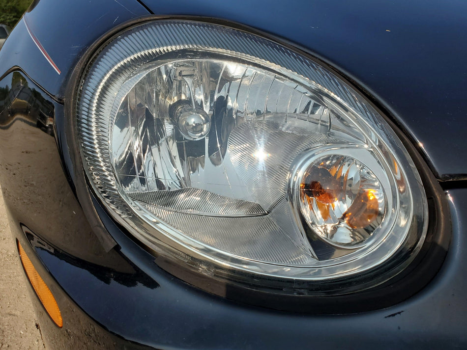 RH Headlight Assembly 2003-2005 Dodge Neon