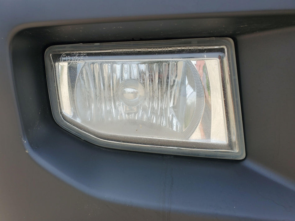 Right RH Front Fog Light (bumper mounted) 2004-2006 Acura MDX