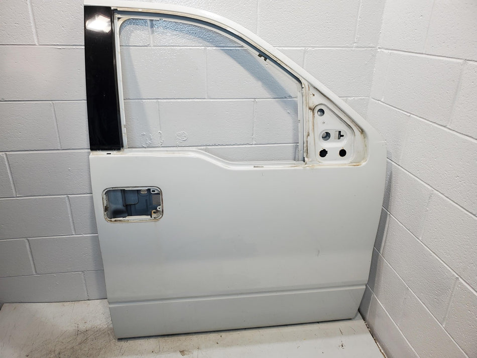 2004-2008 Ford F150 Front RH Door Shell White Reg Cab Crew Cab LOCAL PICKUP OEM