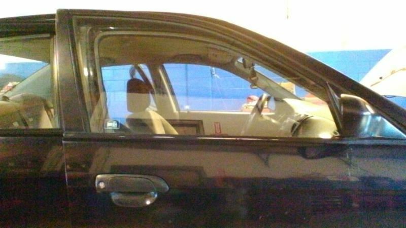 Passenger Front Door Glass Sedan US Market Fits 01-05 CIVIC 47
