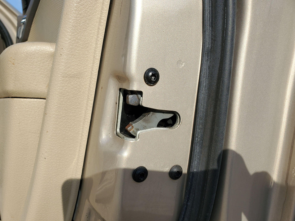 Front RH Door Lock Latch with Cable 2006-2012 Ford Fusion