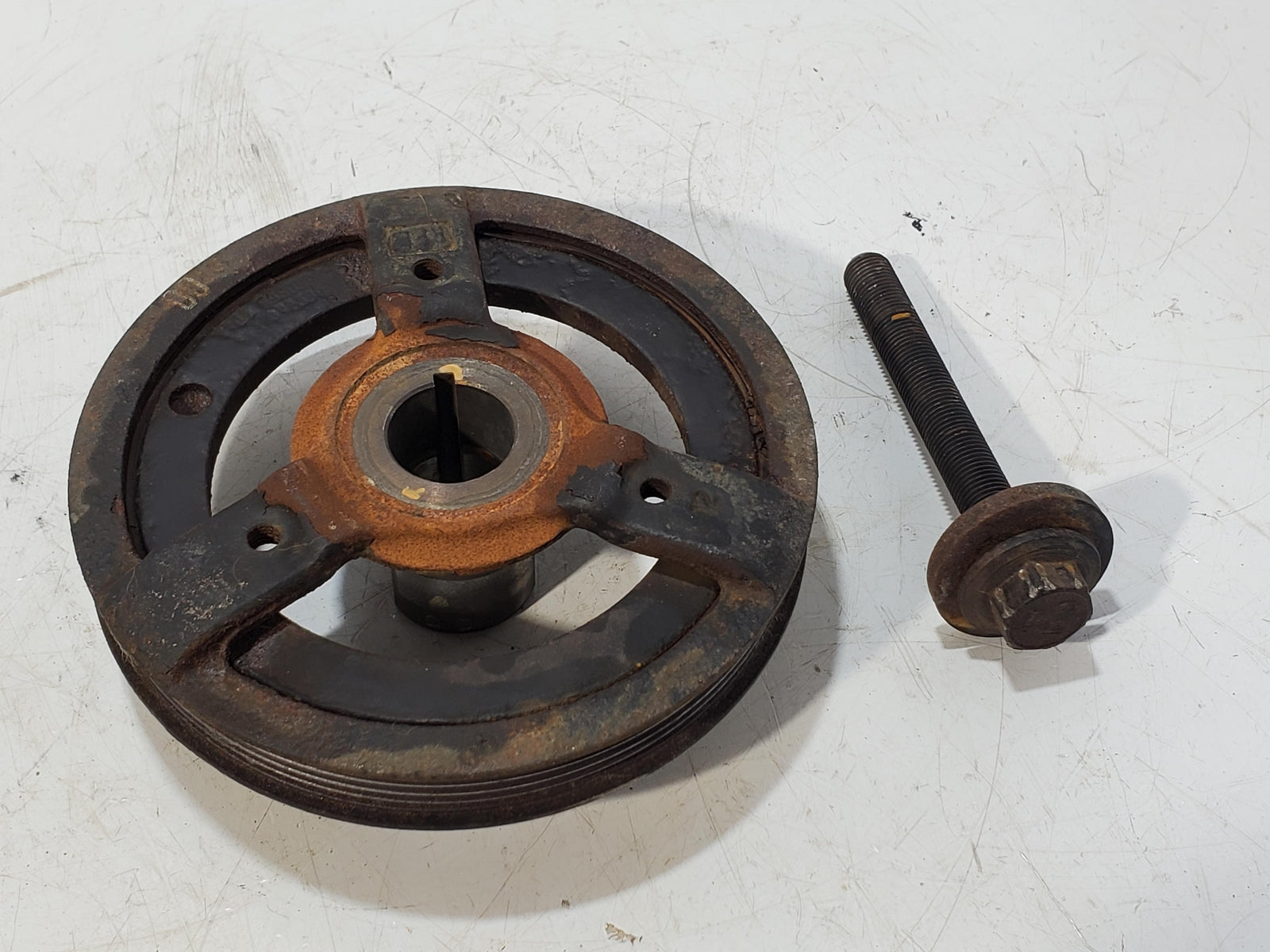 2005-2009 Chevy Cobalt Engine Cranshaft Pulley/Harmonic Balancer
