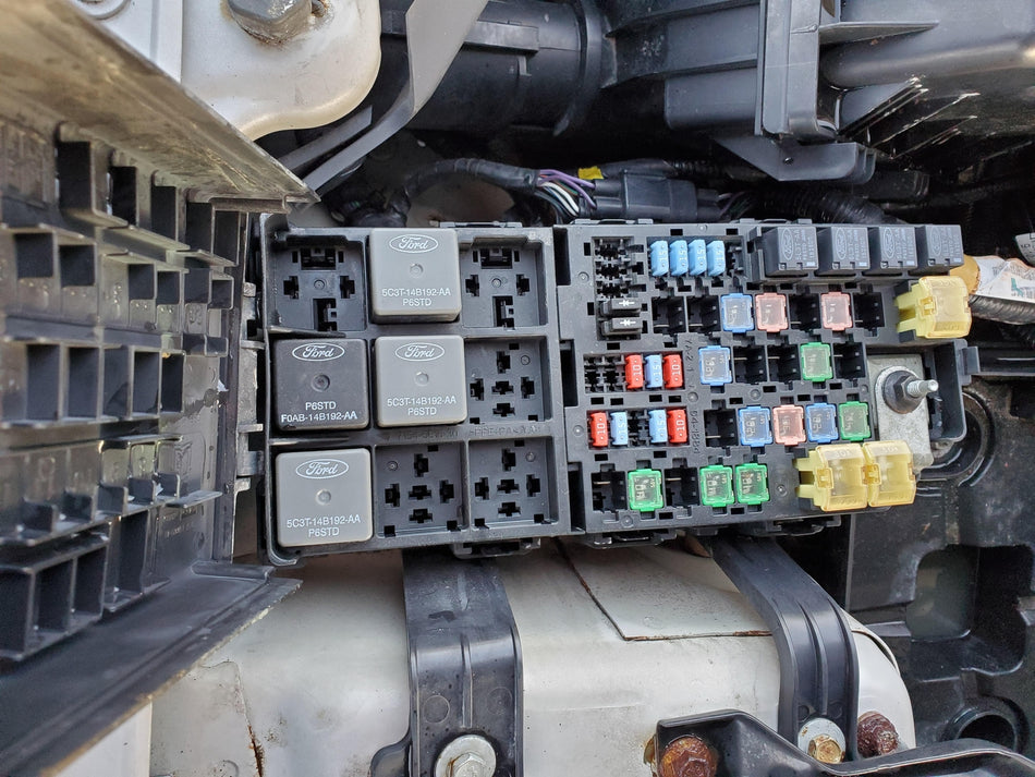 Engine Compartment Fuse Box (underhood) 2006-2009 Mercury/Ford Milan/Fusion