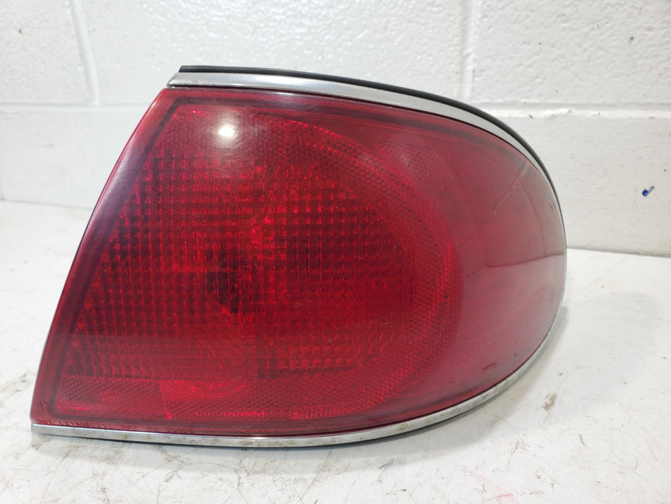 2001-2005 Buick LeSabre Rear RH Tail Light Assembly Quarter Panel Mounted OEM