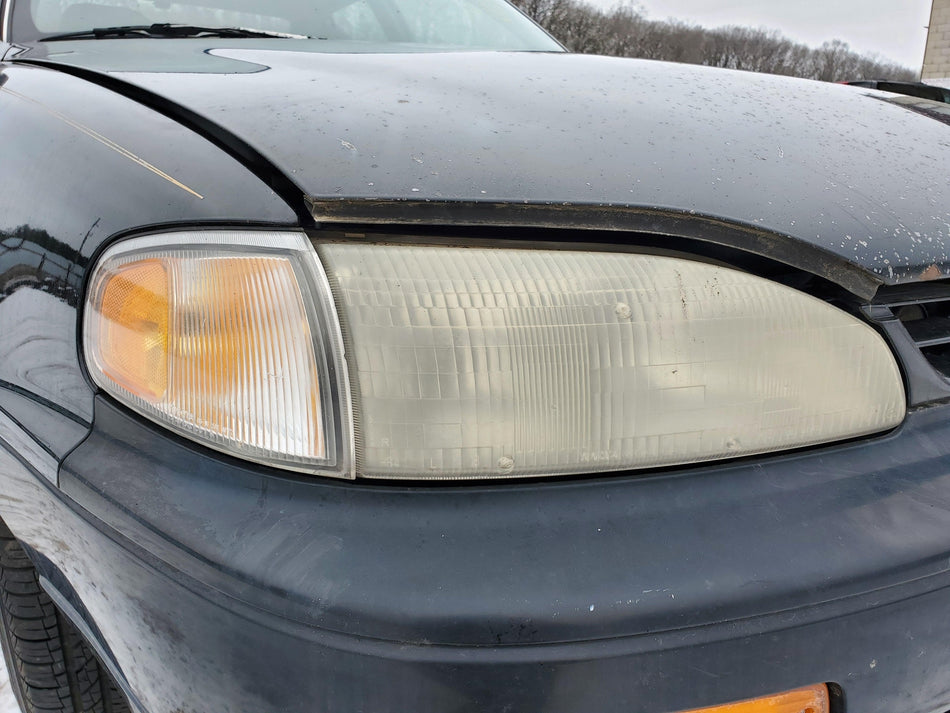1995-1996 Toyota Camry Front Right RH Headlight Assembly