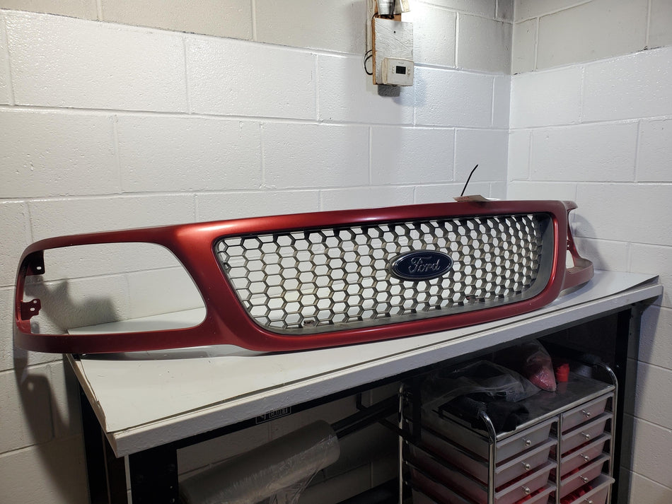 1999-2003 Ford F150 Grille (XLT Painted) OEM