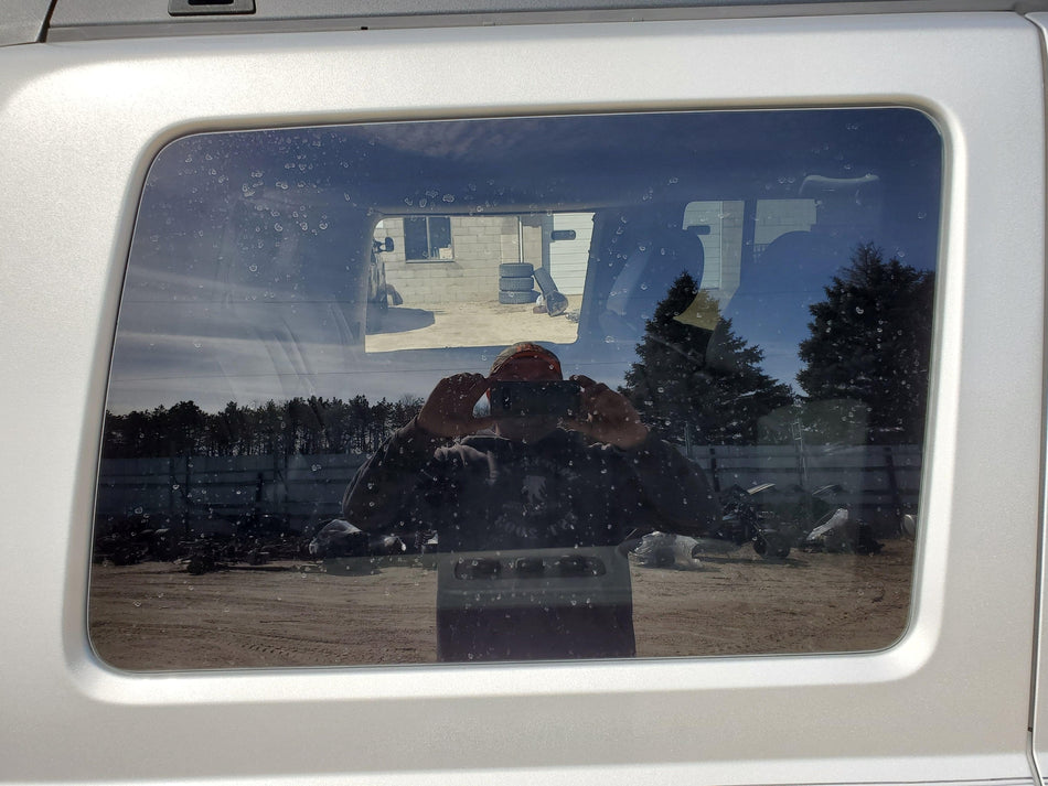 Rear Right RH Glass/Window (AS3 privacy tint) 2006-2010 Jeep Commander
