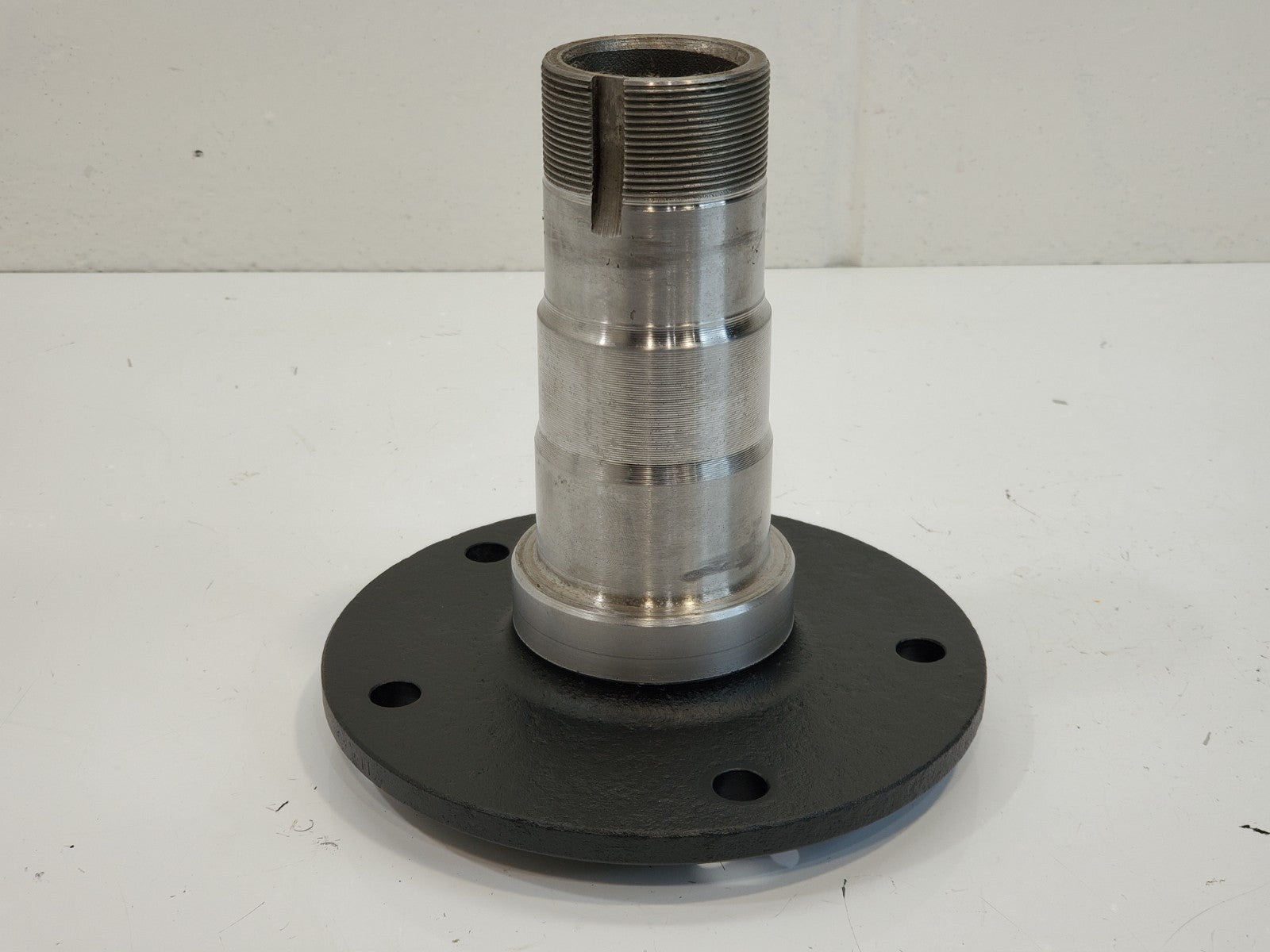 1993-1997 Ford F250 Dana 50 IFS Front LH or RH Spindle OEM F3TZ-3105-F