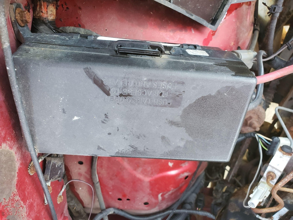 1997 Dodge Ram 1500 Engine Compartment Fuse Box (4x4)(5.2L)(AT)(AC OEM