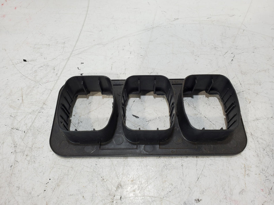 1999 - 2001 Ford F250 F350 Firewall Plug Bracket Grommet Retainer F57B-14A541-BC
