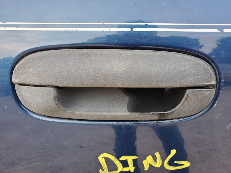 2002-2009 Chevy Trailblazer Front Right RH Outside Door Handle Black Moulded