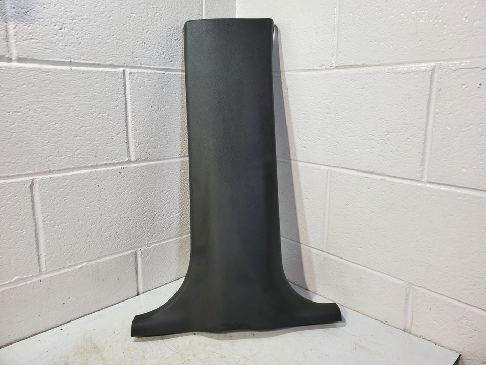 2004-2012 GMC Canyon  Chevrolet Colorado RH Passenger Side B-Pillar Lower Trim
