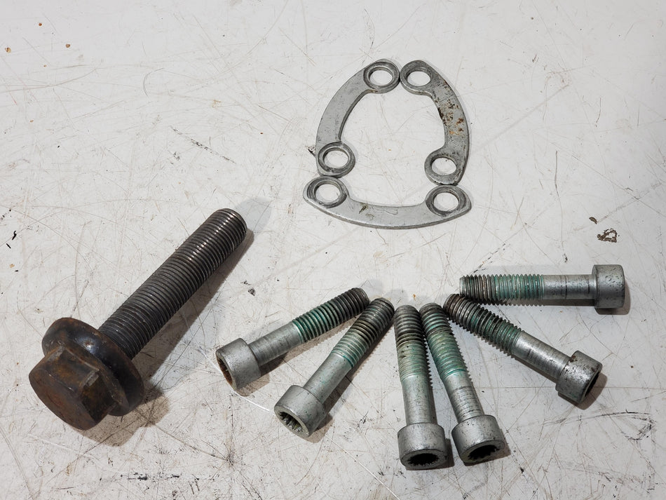 Rear LH or RH Axle Shaft Mount Bolts 1995-1998 Audi A6