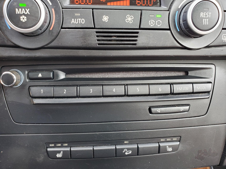 2009 BMW 328 CD Player (dash mounted