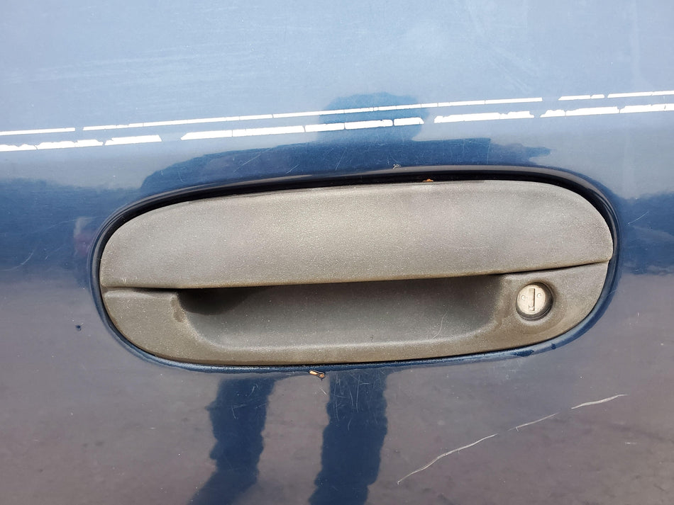 2002-2009 Chevy Trailblazer Front Left LH Outside Door Handle Black Moulded