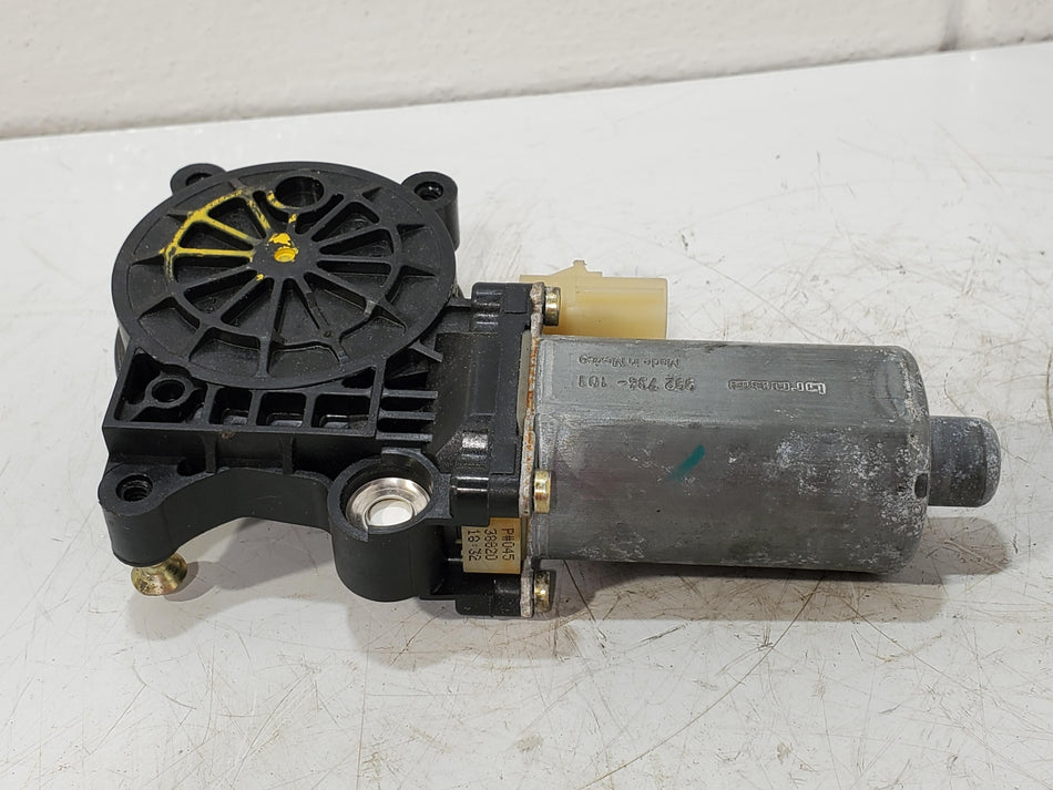 2004-2005 Chrysler Pacifica LH Driver Side Rear Power Window Motor OEM