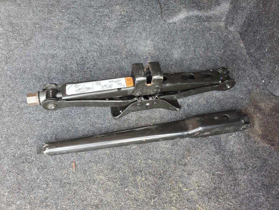 Jack Assembly with Tools 2006-2012 Ford Fusion