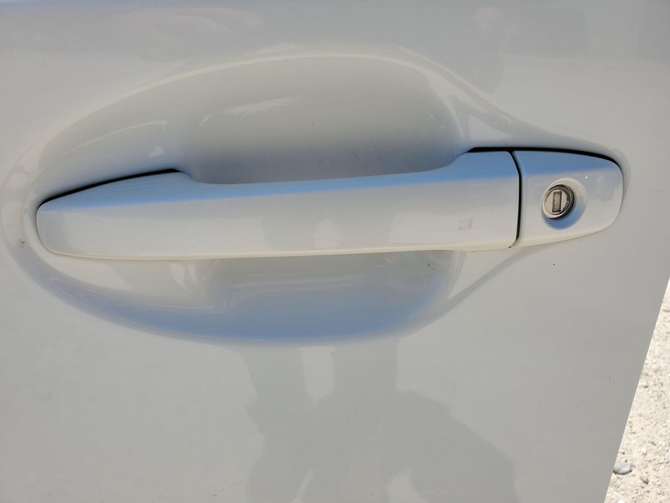 2010-2018 Toyota Prius Front Left LH Outside Door Handle (070 pearl white