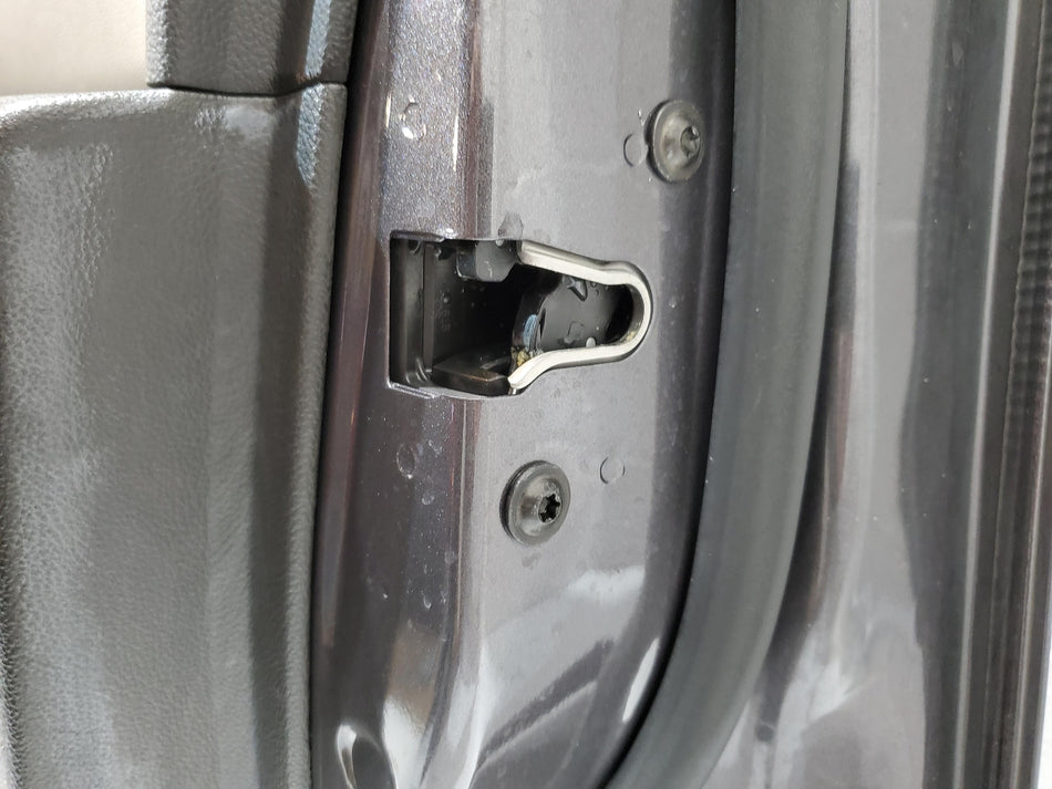 Front Door Latch Chevy CRUZE Right 11 OEM