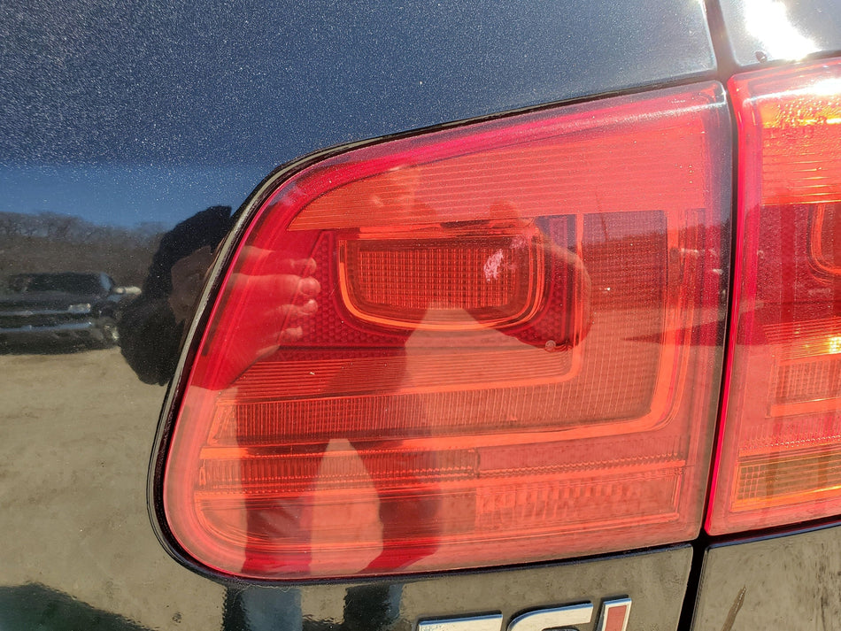 2012-2018 Volkswagen Tiguan Rear RH Inner Tail Light (gate mounted)