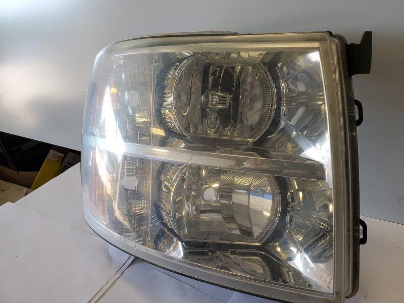 2007-2013 Chevy 1500 2500 3500 RH Head Light Assembly (pass side)(25833679