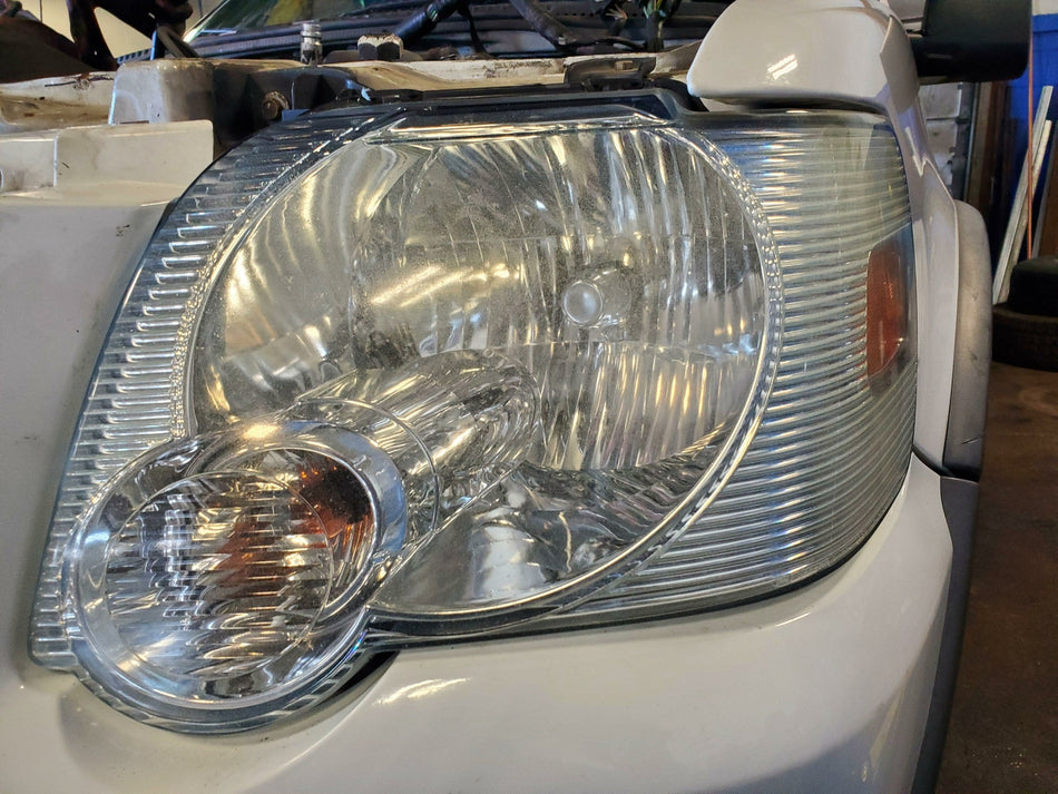 2006-2010 Ford Explorer Headlamp LH Stress Cracks OEM
