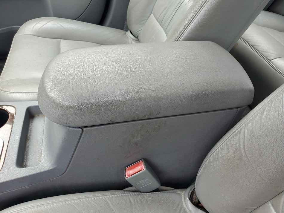 2005-2006 Ford Five Hundred Center Console Armrest Lid (shale)(#4 in breakdown