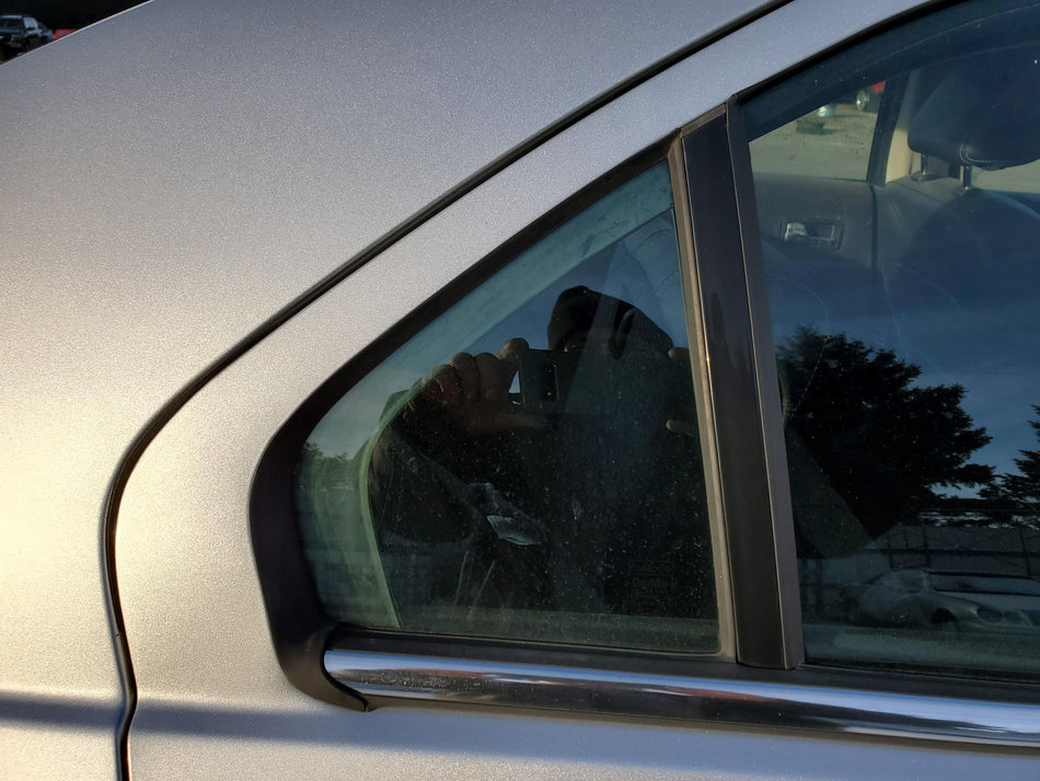 Rear RH Door Vent Glass/Window 2006-2011 Mercury Milan / 2006-2012 Ford Fusion