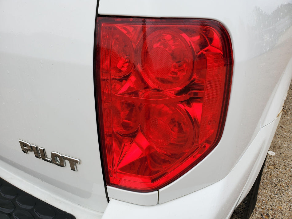 2003-2005 Honda Pilot Rear RH Taillight Assembly