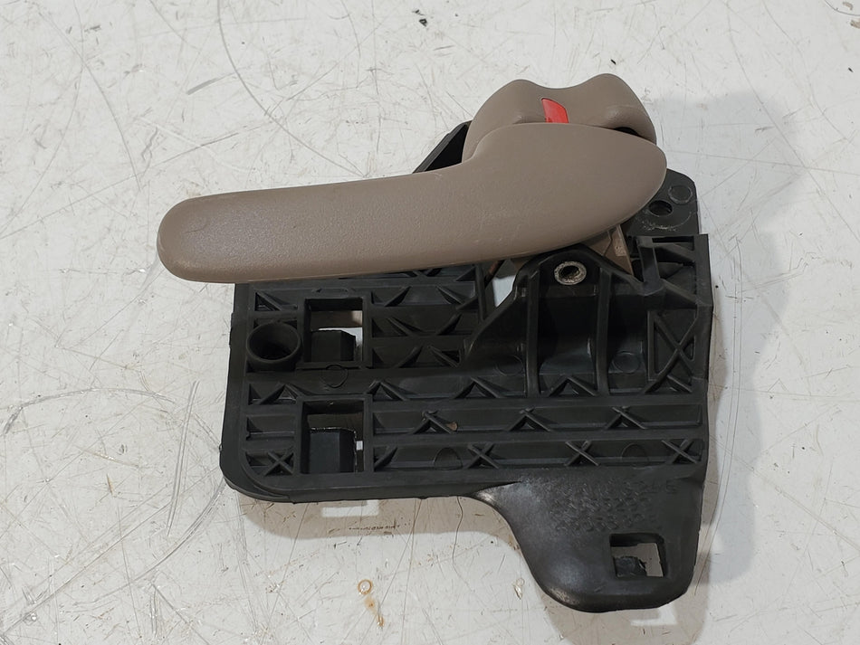 2000-2005 Buick LeSabre Rear RH Inside Door Handle (tan