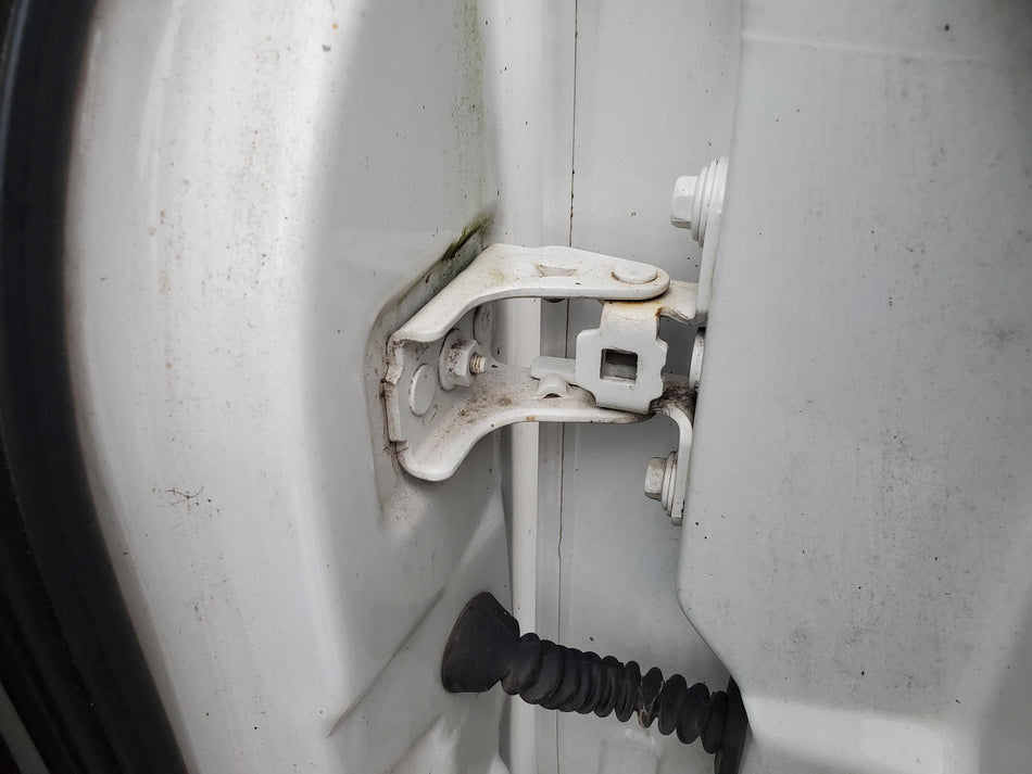 2004-2008 Ford F150 Rear LH Door Hinges Upper And Lower (white)(reg cab 4dr