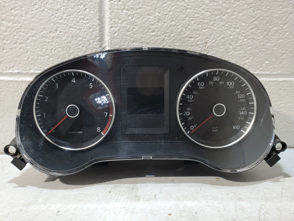 2011-2012 Volkswagen Jetta Speedometer Gauge Cluster (sdn)(gas)(mph)