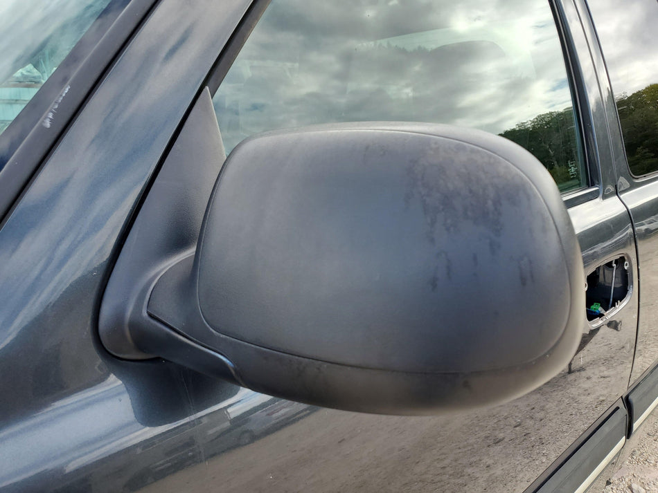 Front LH Door Mirror (power)(opt DL8) 2003-2007 Chevy GMC Silverado Sierra