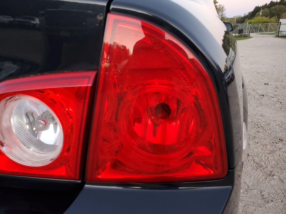 2008-2012 Chevy Malibu Rear RH Taillight Assembly (1/4 panel mounted)