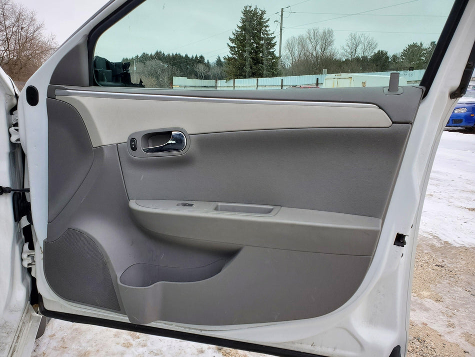 Front Door Trim Panel Chevy MALIBU Right 10