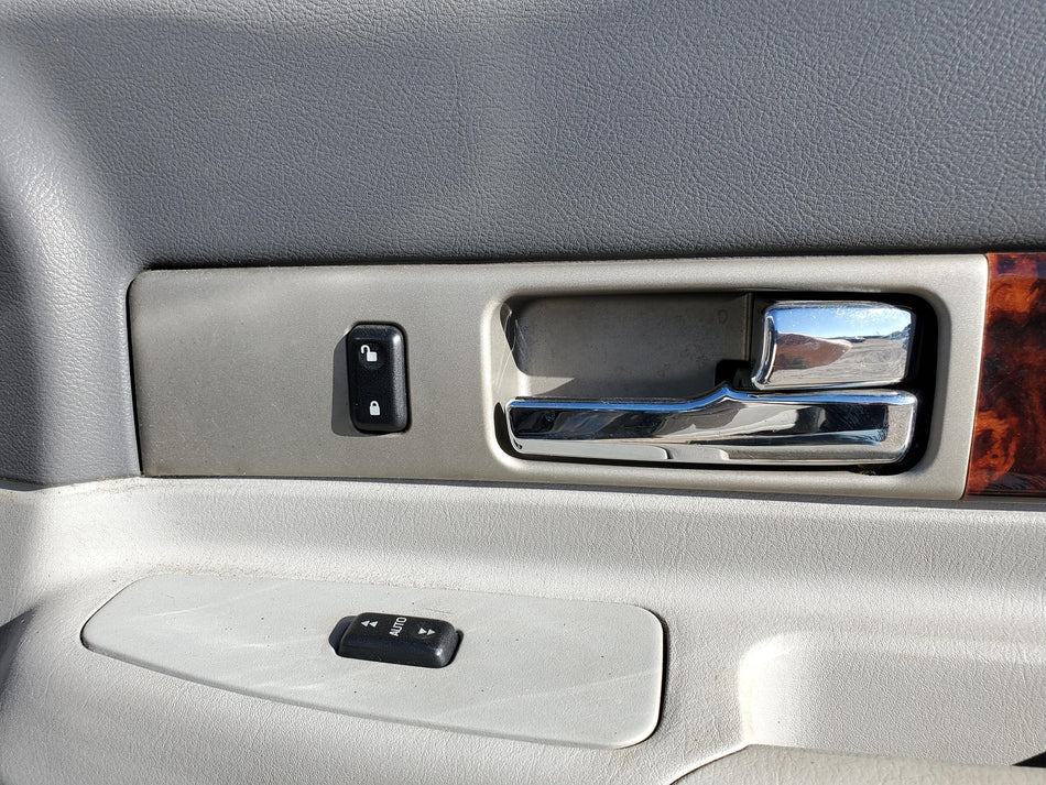 2003-2006 Lincoln LS Front RH Inside Door Handle OEM