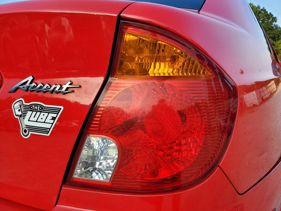 03 04 05 06 Hyundai Accent Right RH Tail Light Assembly (quarter panel mounted)
