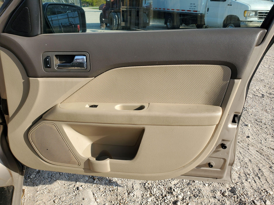 Front RH Inside Door Panel (camel) 2006-2009 Ford Fusion